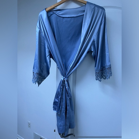 Silk robe - Picture 5 of 7